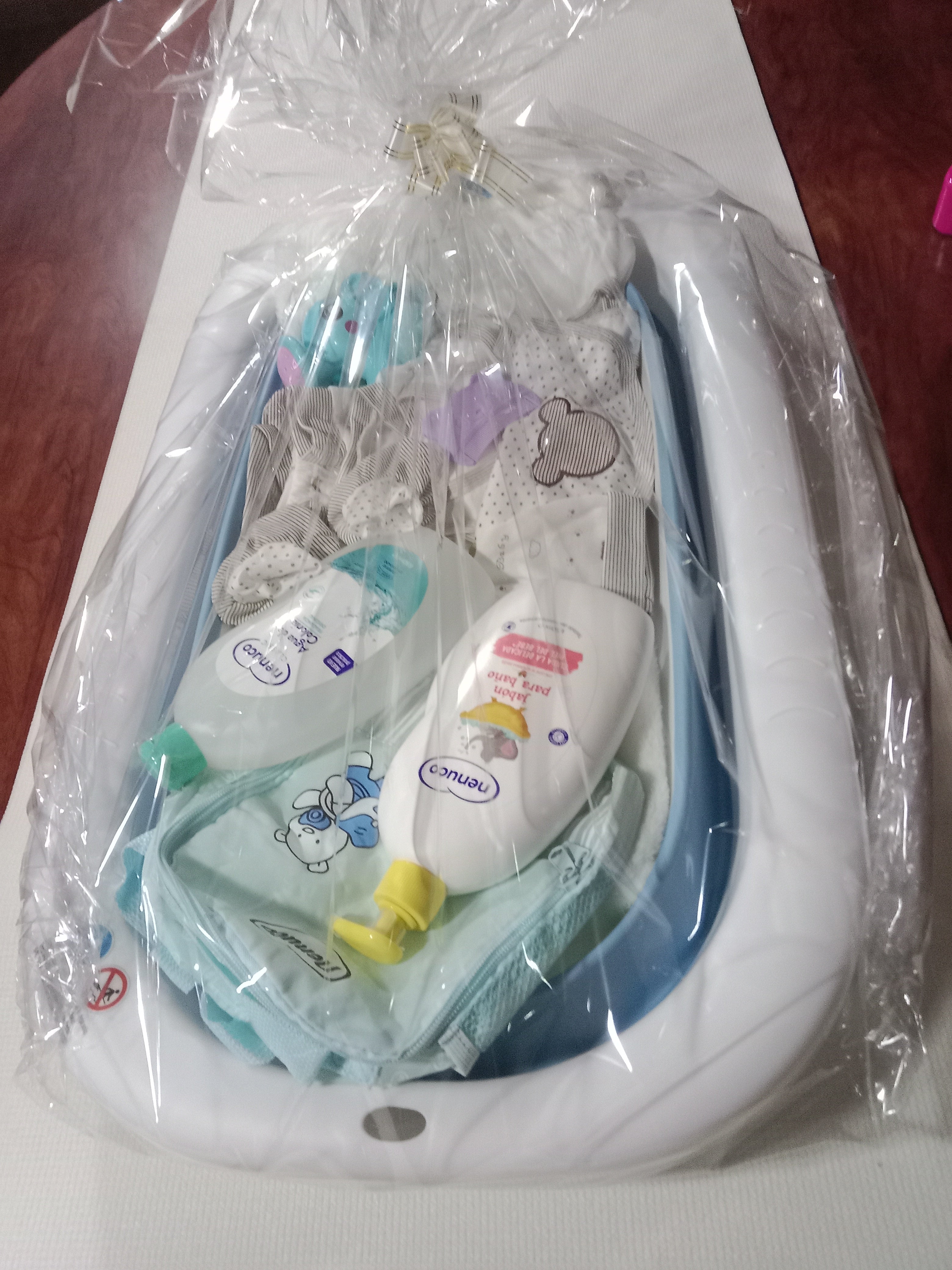 Regalo para recién nacidos pack bañera con sorpresa en color azul y en rosa