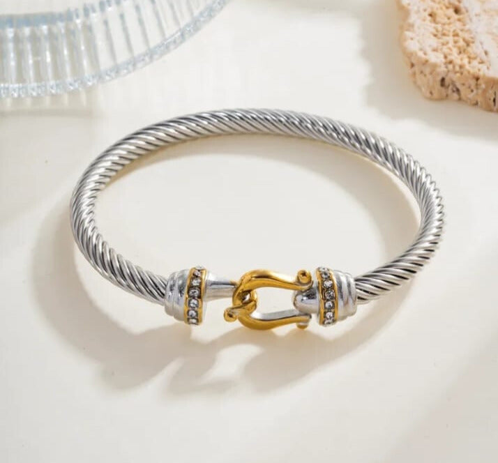 Brazalete herradura en color plata de acero inoxidable 304 chapado en oro de 18 k
