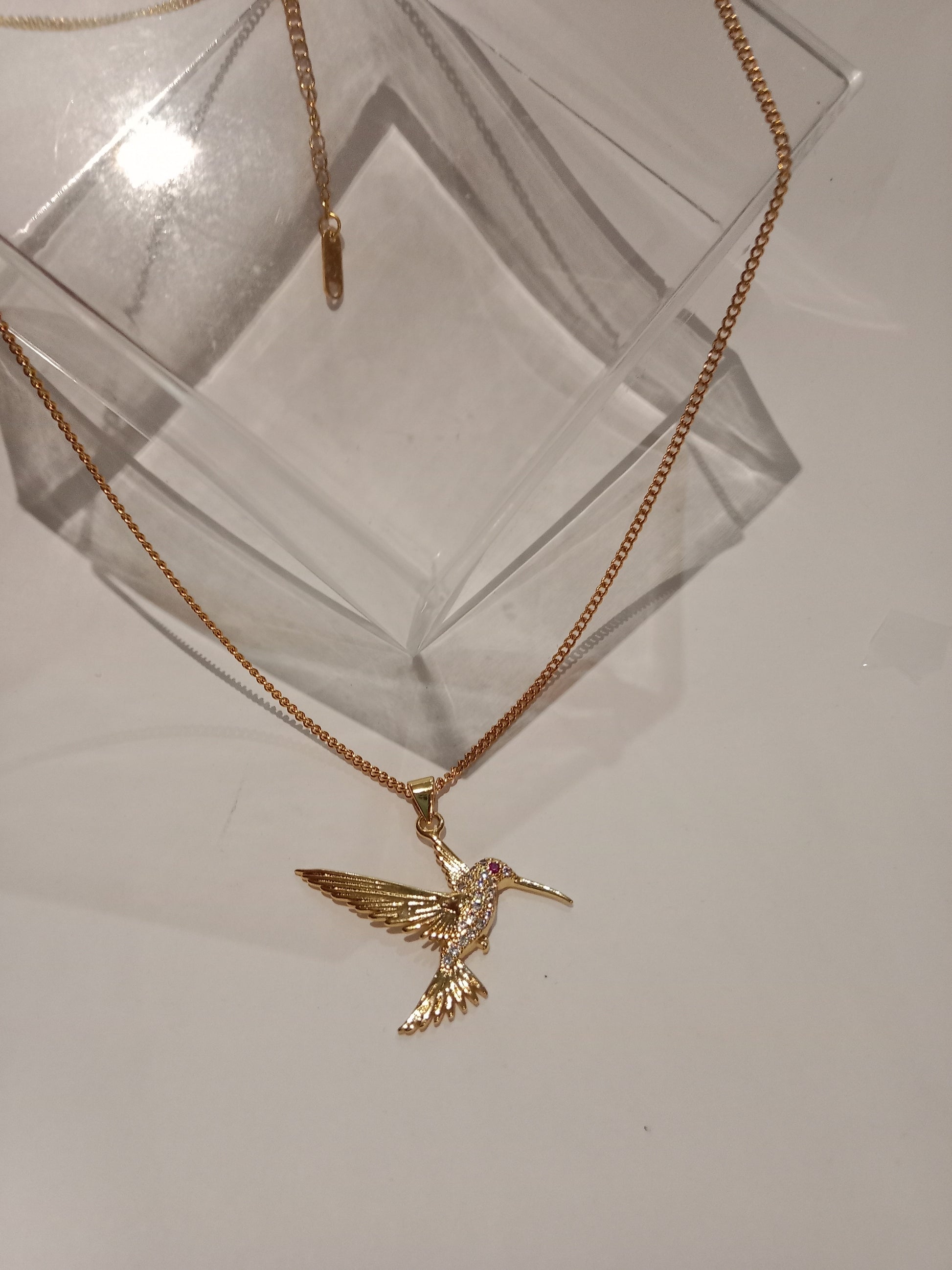 Cadena con dijes de colibrí en acero inoxidable 304 chapado en oro de 18 k